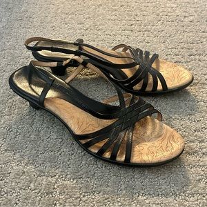 Never worn Söffe designer black kitten heels